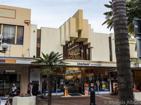 Enjoy Napier Art Deco Buildings with a Walking Tour