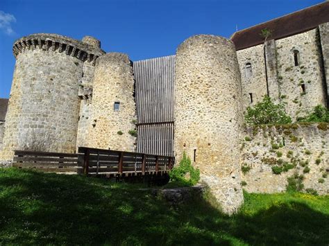 Chateau de la Madeleine - Chevreuse | Castle, French chateau, Beautiful places