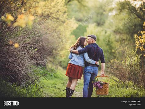 Couple Picnic Basket Image & Photo (Free Trial) | Bigstock