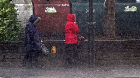 Glasgow weather: 60mph winds and 50mm of rain to batter city as Met ...