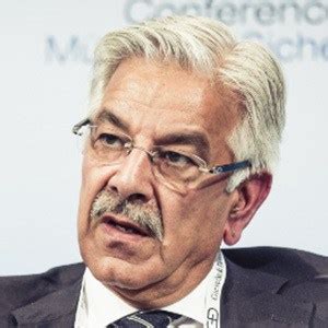 Khawaja Asif - Age, Family, Bio | Famous Birthdays