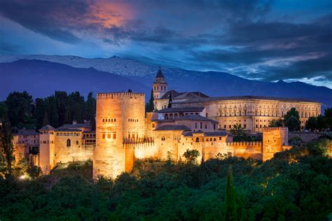 Alhambra tour of the Palacios Nazaries Generalife and Alcazaba with ...