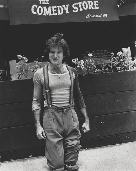 Robin Williams outside The Comedy Store in Hollywood, 1978. : r/nostalgia