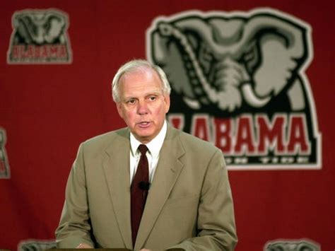 Just retired Alabama Athletics Director Mal Moore dies