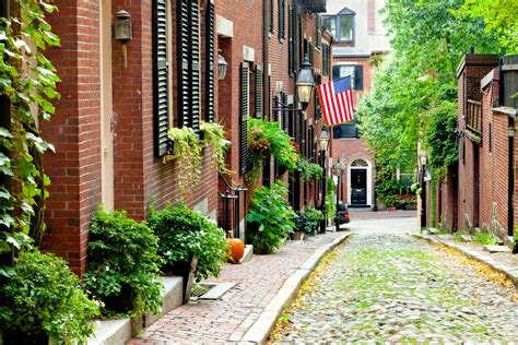 Your Ultimate Guide to Getting Around in Historical Boston | CheapOair MilesAway