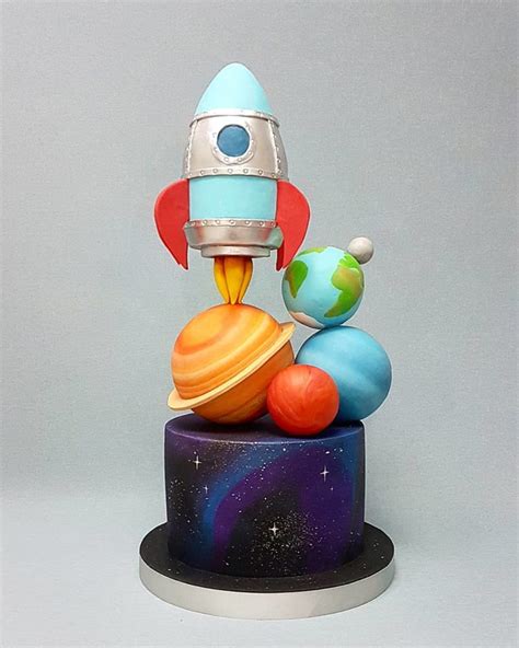 15 Amazing Space Themed Birthday Cake Ideas (Out Of This World)