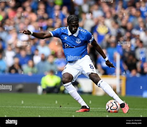 Premier league ball 2022 2023 hi-res stock photography and images - Alamy