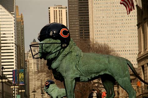 File:Lion Chicago Bears Helmet.jpg - Wikimedia Commons