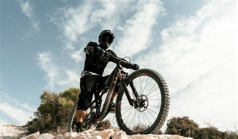 The 11 Best Mountain Bike for Beginners - M2B