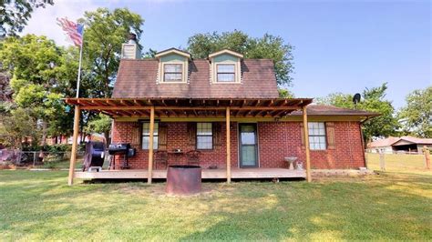 Oakwood, TX Real Estate - Oakwood Homes for Sale | realtor.com®