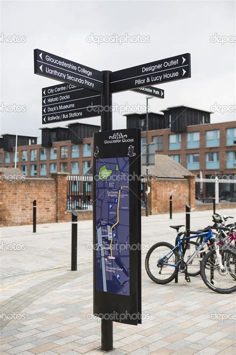 Gloucester quays – Stock Editorial Photo © urbanbuzz #48350381