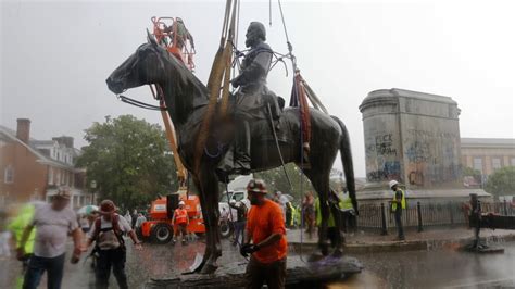 Stonewall Jackson Removed From Richmond's Monument Avenue