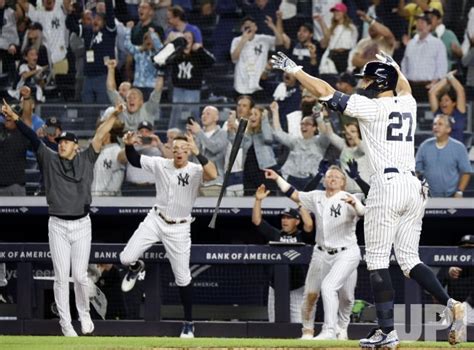 Photo: Yankees Aaron Judge hits 60th Home Run at Yankee Stadium ...