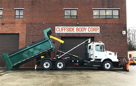 Hooklift/Rolloff Containers & Bodies - Cliffside Body Truck Bodies & Equipment Fairview NJ