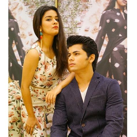 Avneet Kaur And Siddharth Nigam's Relationship Details! | IWMBuzz