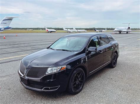 Airport Transportation Jacksonville vs. Rental Cars: Pros and Cons