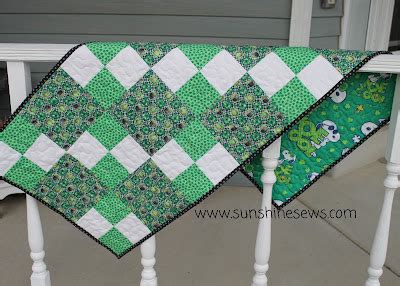 SunShine Sews...: St. Patrick's Day Table Runner