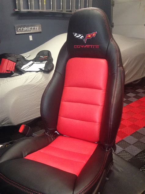 2005-2011 C6 Corvette Seat Covers Black/Red – Interior Innovation