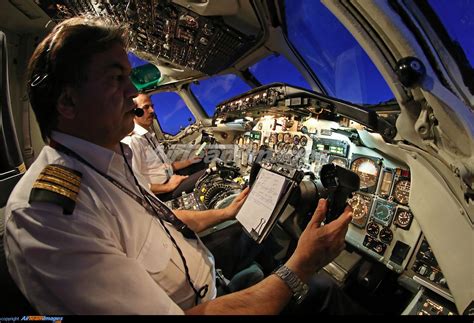 McDonnell Douglas MD-82 | Douglas, Cockpit, Aeroplane