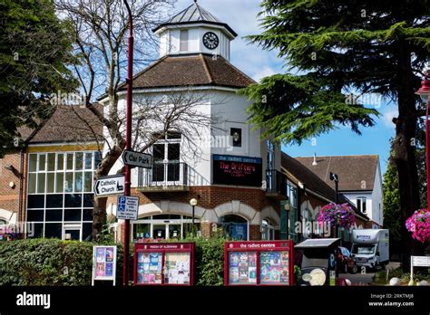 The Radlett Centre, Radlett, Hertfordshire, England, UK Stock Photo - Alamy