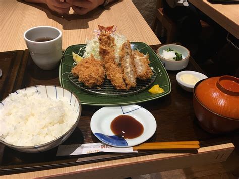 Lunch yesterday was teishoku at a famous tonkatsu chain : r/JapaneseFood