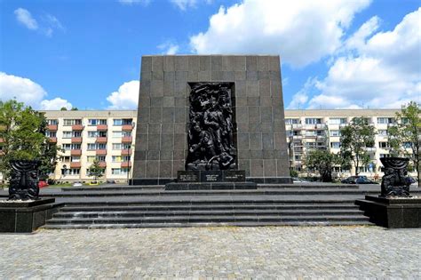 Poles mark 72nd anniversary of Warsaw Ghetto uprising | The Times of Israel