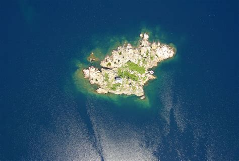 Granite Island Lighthouse in Off Marquette, MI, United States - lighthouse Reviews - Phone ...