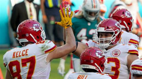 Chiefs at Dolphins score: Kansas City clinches AFC West despite Patrick ...