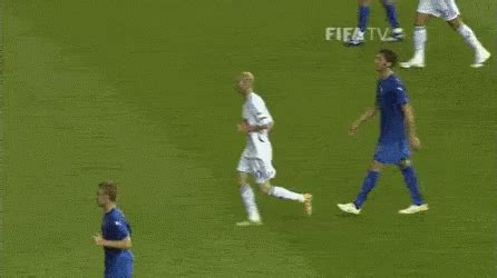 Zinedine Zidane GIF - Zinedine Zidane Headbutt - Discover & Share GIFs