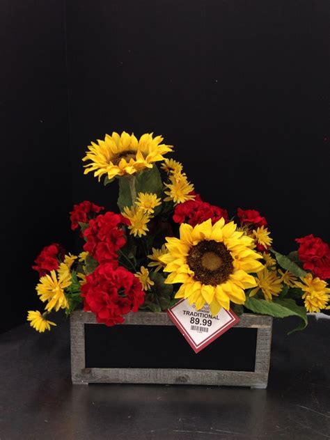 New sunflower and red geranium traditional arrangement. 2015 Laura A. Michaels Tulsa (3864) Fall ...