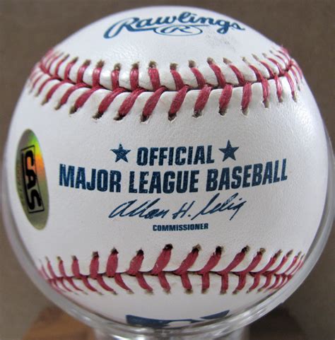 Lot Detail - ANDY PETTITTE SIGNED BASEBALL w/CAS COA