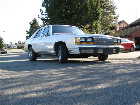 1988 Ford crown victoria specs