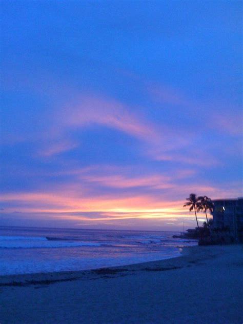 Makaha Beach Sunset | Places to visit, Beach sunset, Hawaiian sunset