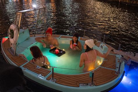 Winter adventure: Cruise a hot tub boat down the Chicago River - mlive.com