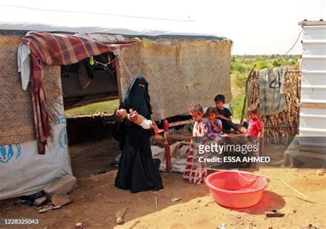 Yemen Poverty Photos and Premium High Res Pictures - Getty Images