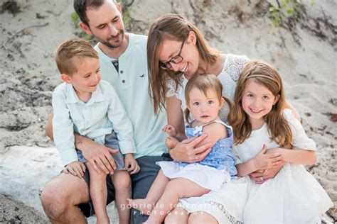 Klassen Family Photos at Grand Beach | Gabrielle Touchette Photography