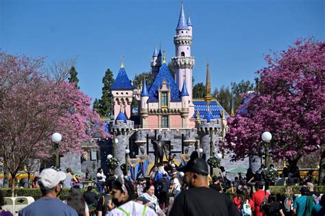 Disneyland offers California residents tickets discounts this summer ...