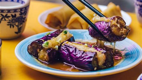 Vegan Dim Sum Restaurant Opens in Toronto | LIVEKINDLY