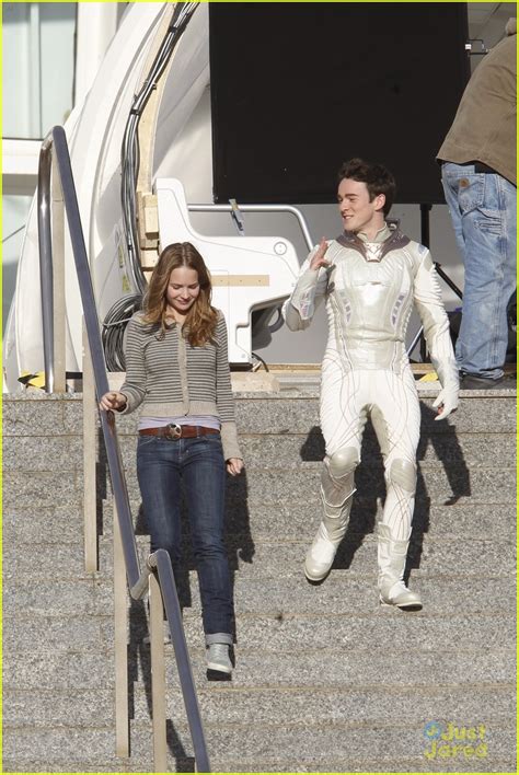 Britt Robertson Continues 'Tomorrowland' Filming in Spain | Photo 638108 - Photo Gallery | Just ...