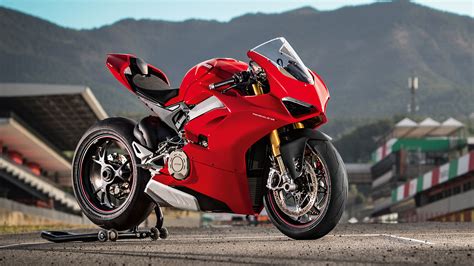 Ducati Panigale V4 2018 S Bike Photos - Overdrive