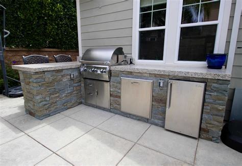 Outdoor Kitchen Granite Countertops Design — Randolph Indoor and Outdoor Design