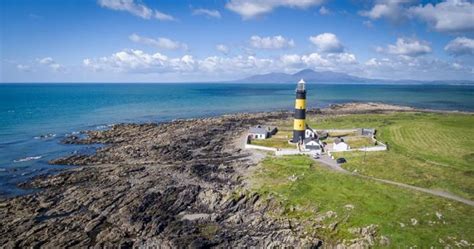 Five stunning new Irish lighthouses that you can now stay the night at ...