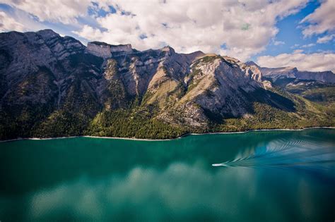 lake minnewanka boat tour