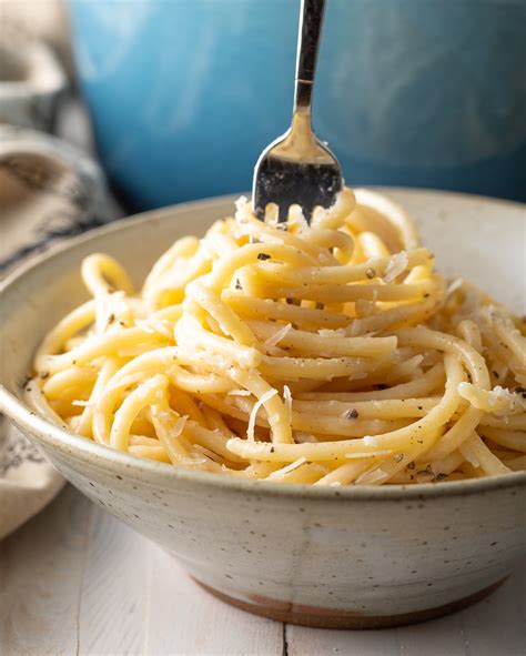 EPIC Cacio e Pepe Recipe (VIDEO) - A Spicy Perspective