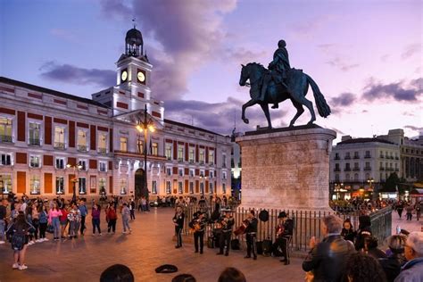 One of the Most Known Places in Madrid: Puerta del Sol| Trem Global