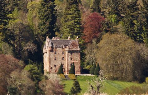 Castle Leod, Highland, United Kingdom - SpottingHistory