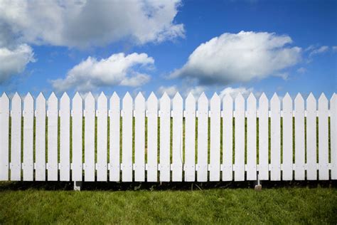 Within one's memory: THE WHITE PICKET FENCE