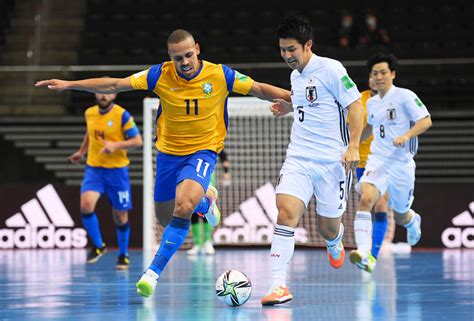 Brazil roar back to end Japan's FIFA Futsal World Cup run