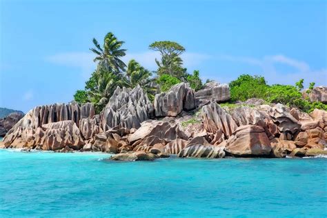 Island Hopping in Seychelles (+How You Can Do It Too)