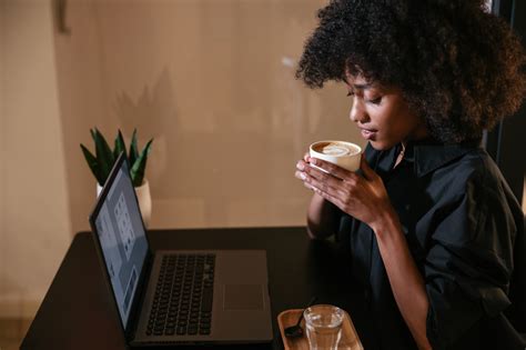 Adding Baking Soda to Coffee Lowers Its Acidity | Well+Good